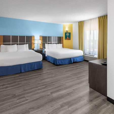 Days Inn & Suites By Wyndham Lubbock Medical Center Kültér fotó