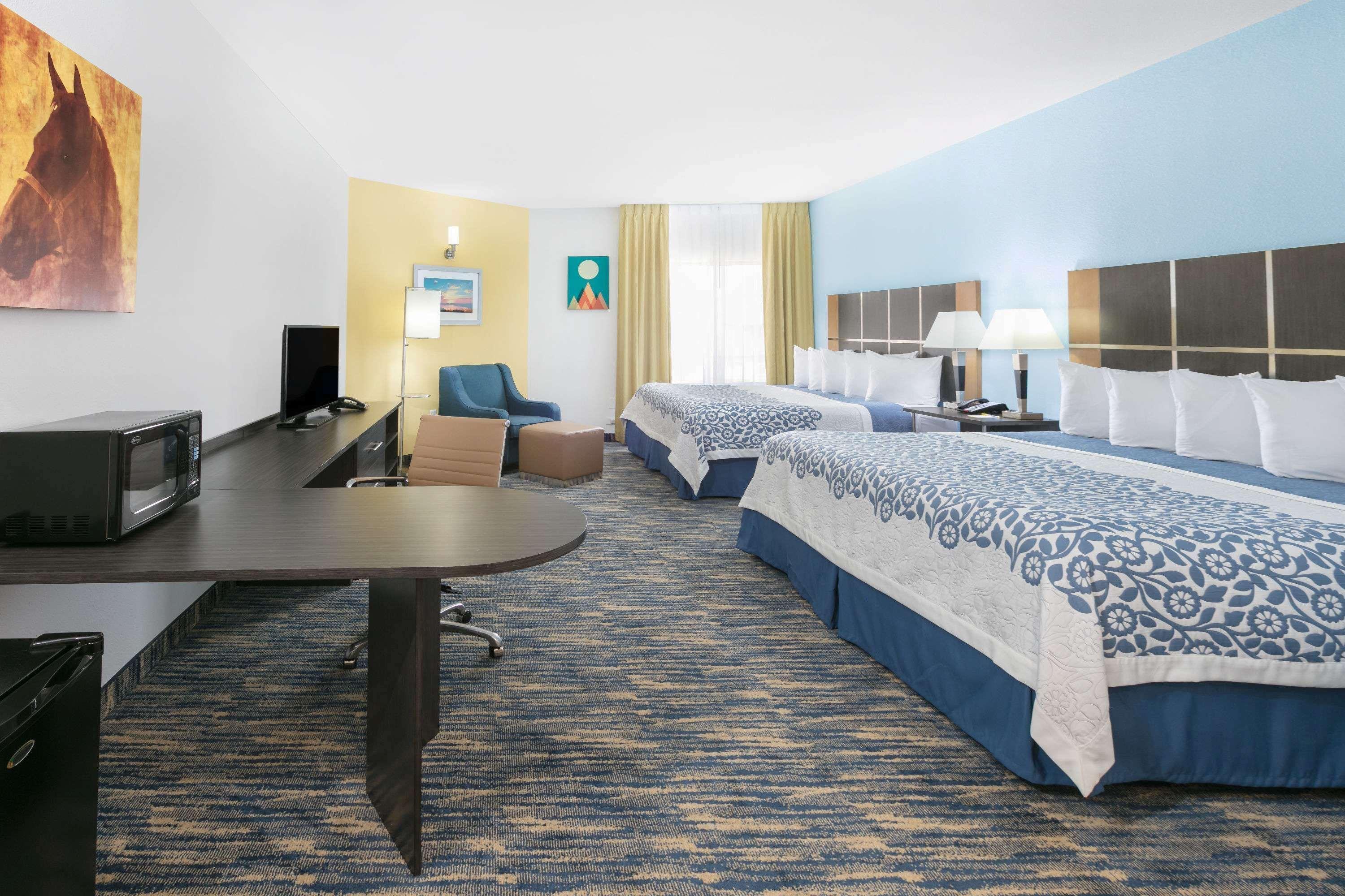 Days Inn & Suites By Wyndham Lubbock Medical Center Kültér fotó