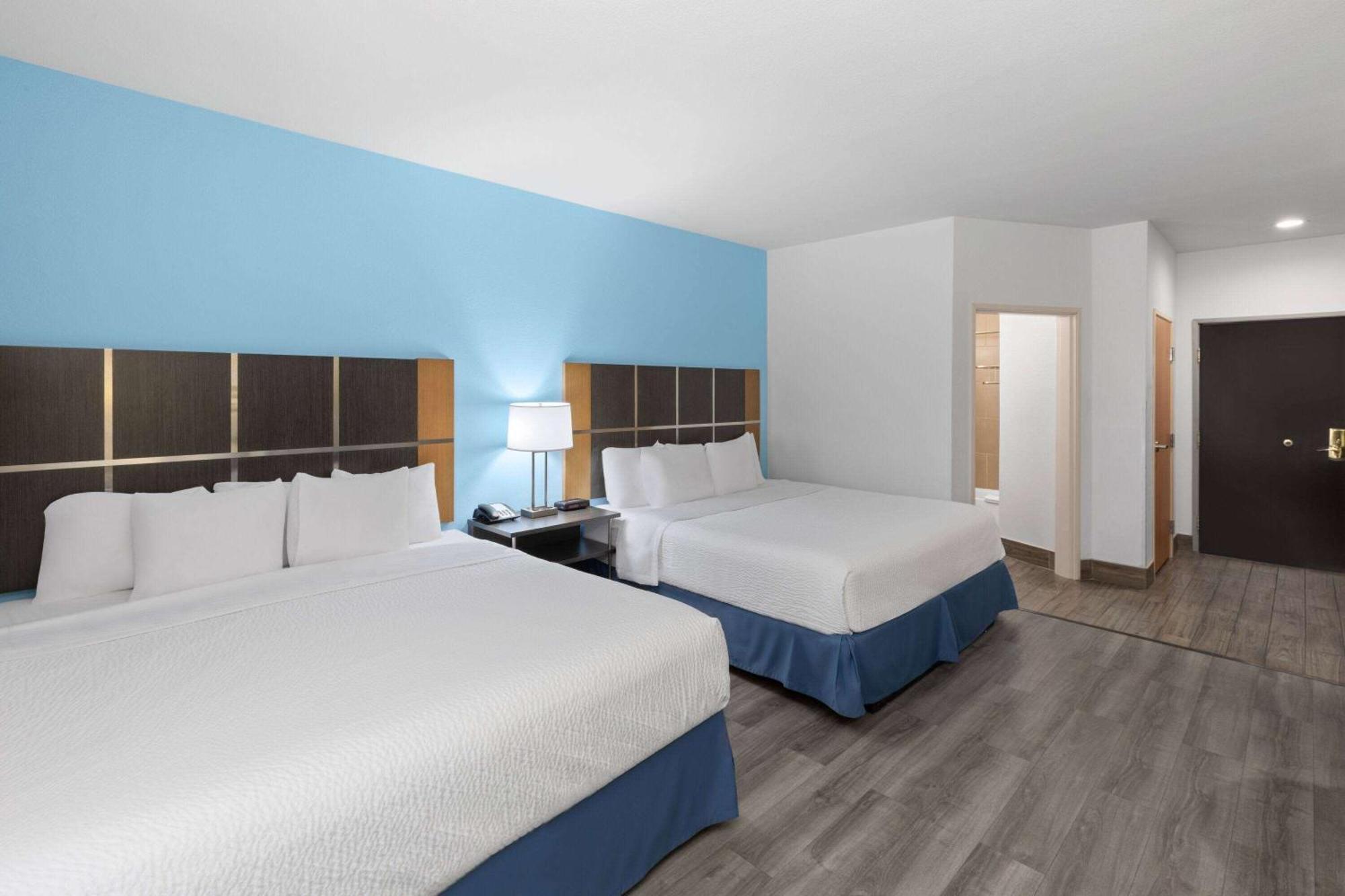 Days Inn & Suites By Wyndham Lubbock Medical Center Kültér fotó