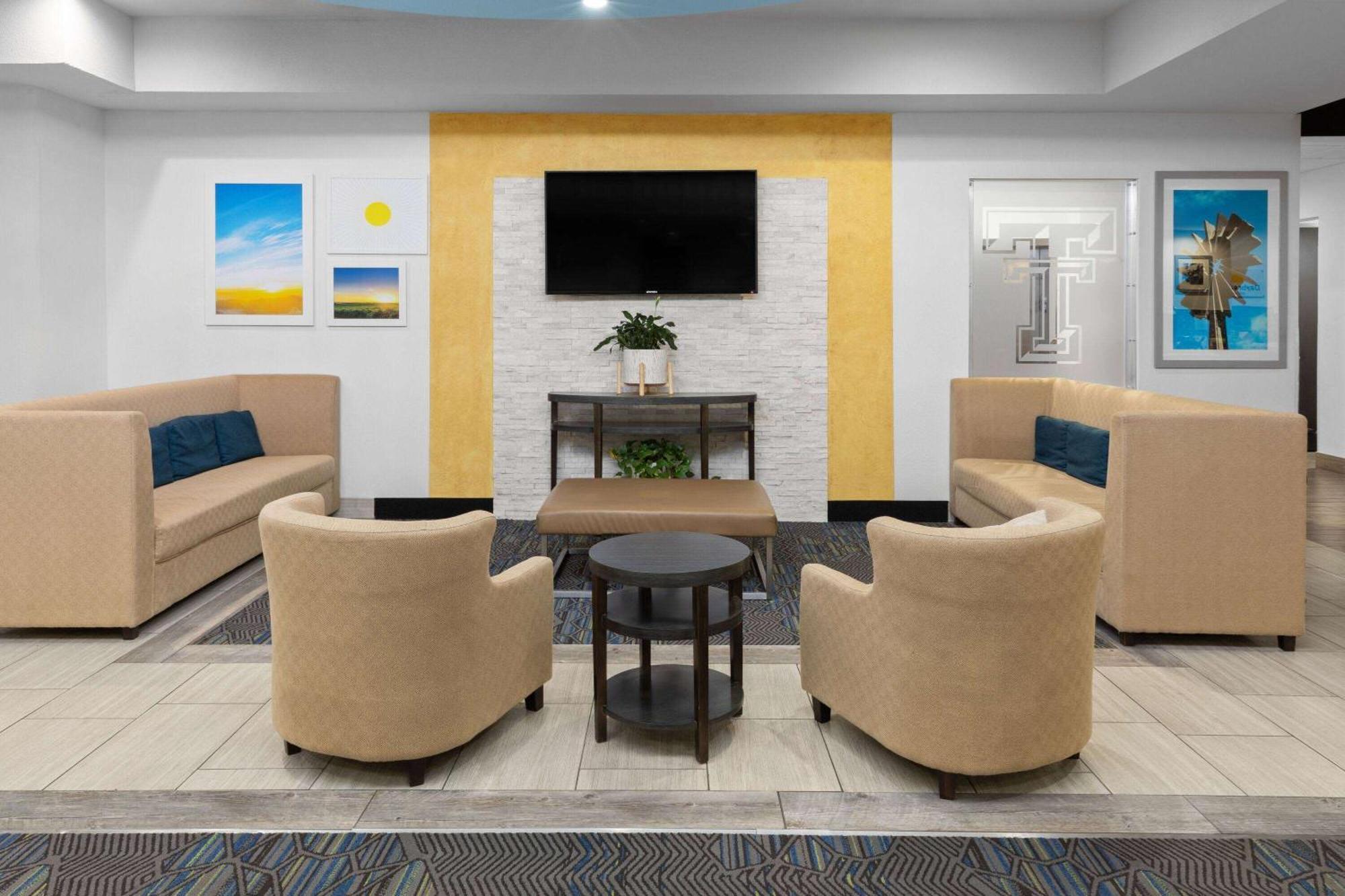 Days Inn & Suites By Wyndham Lubbock Medical Center Kültér fotó