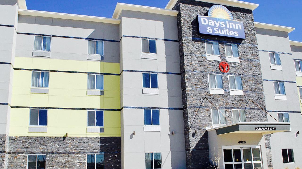 Days Inn & Suites By Wyndham Lubbock Medical Center Kültér fotó