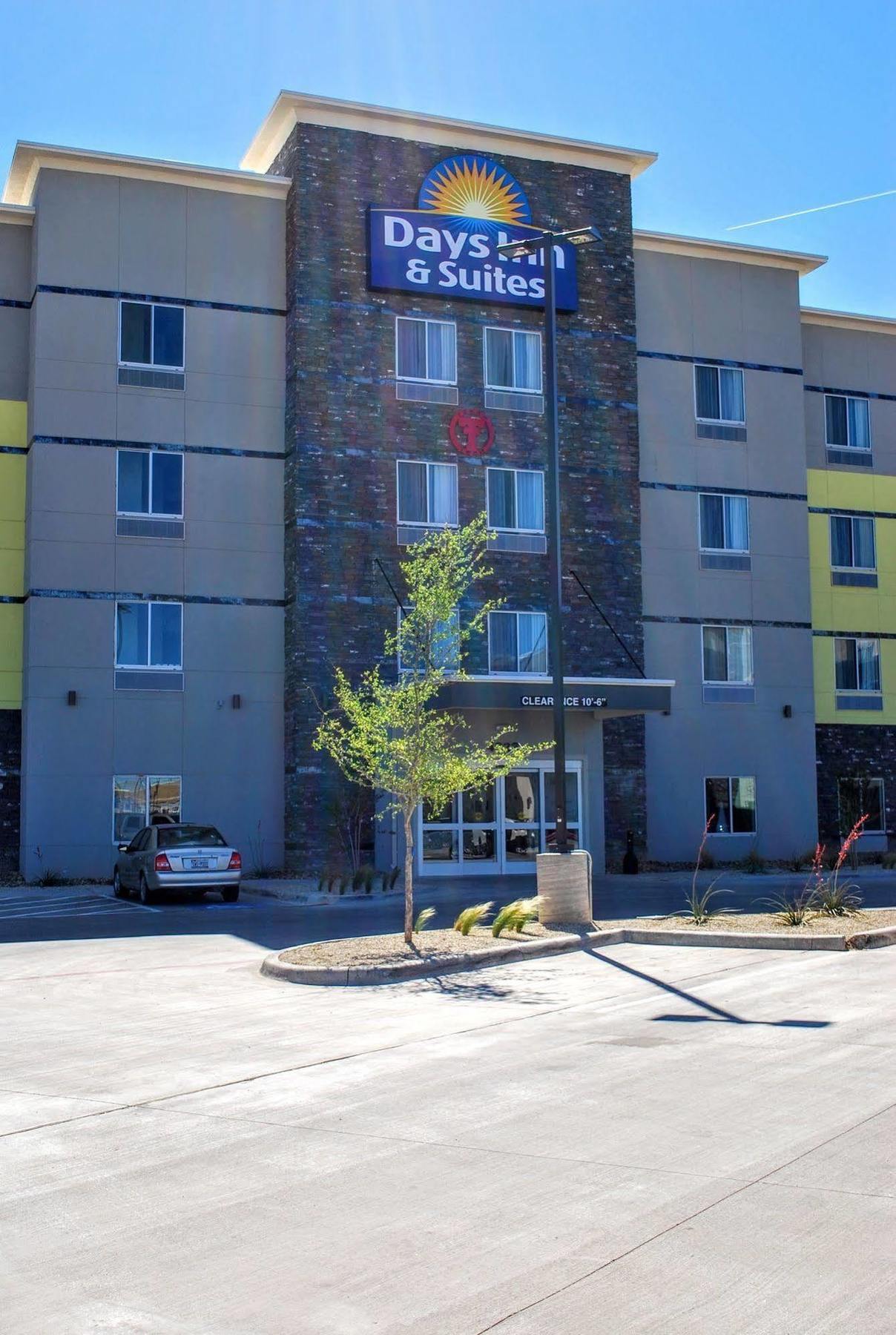 Days Inn & Suites By Wyndham Lubbock Medical Center Kültér fotó
