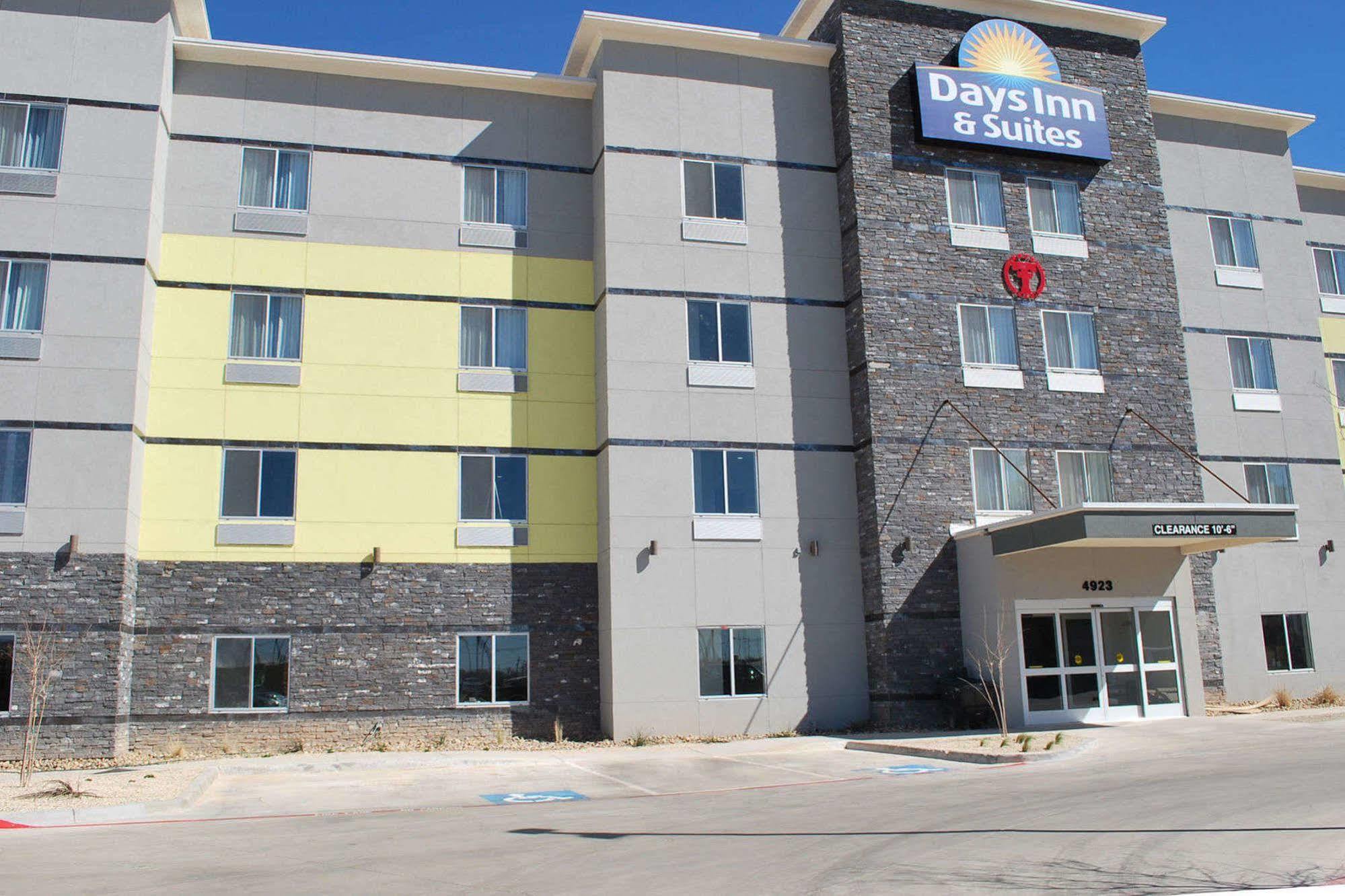 Days Inn & Suites By Wyndham Lubbock Medical Center Kültér fotó