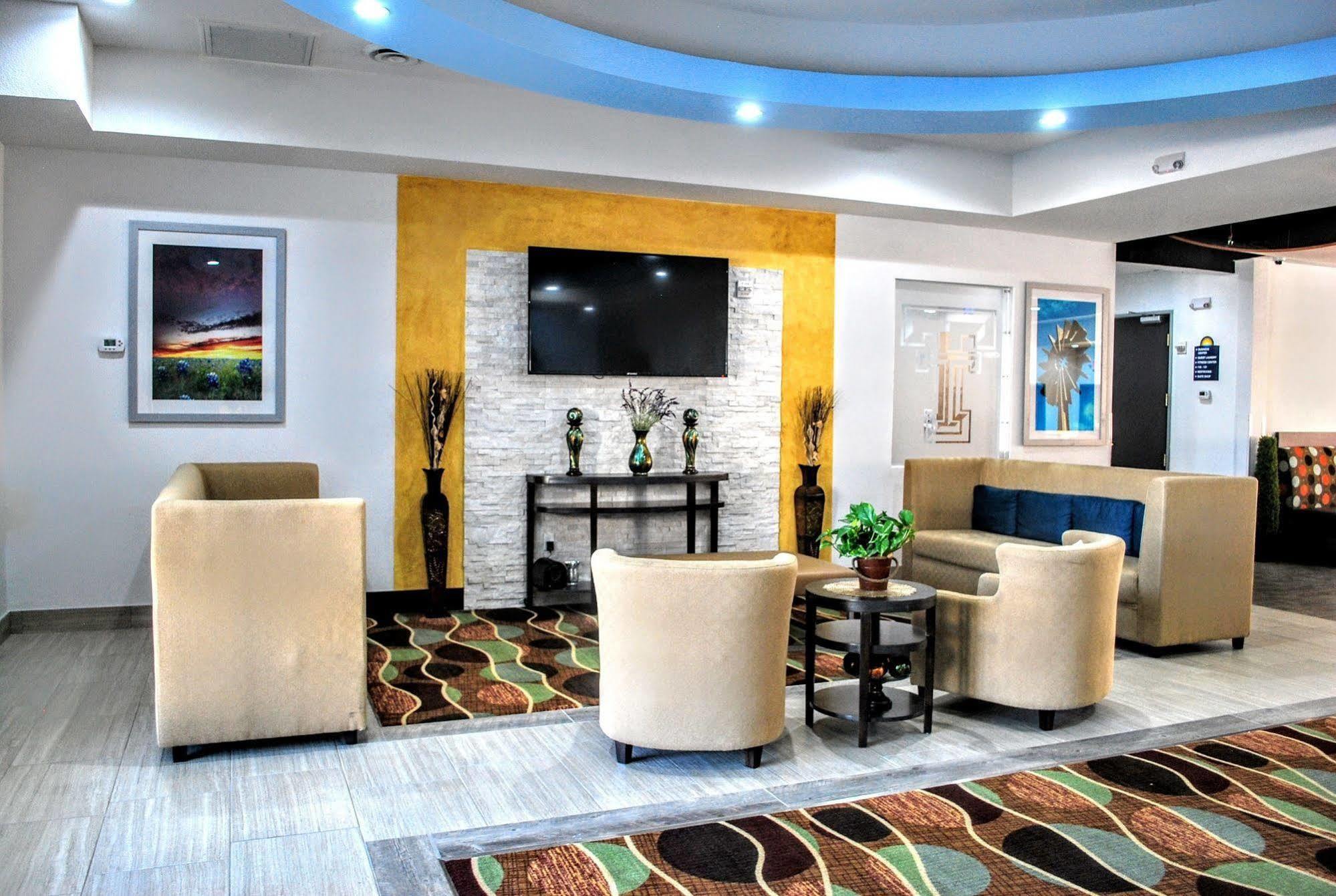 Days Inn & Suites By Wyndham Lubbock Medical Center Kültér fotó