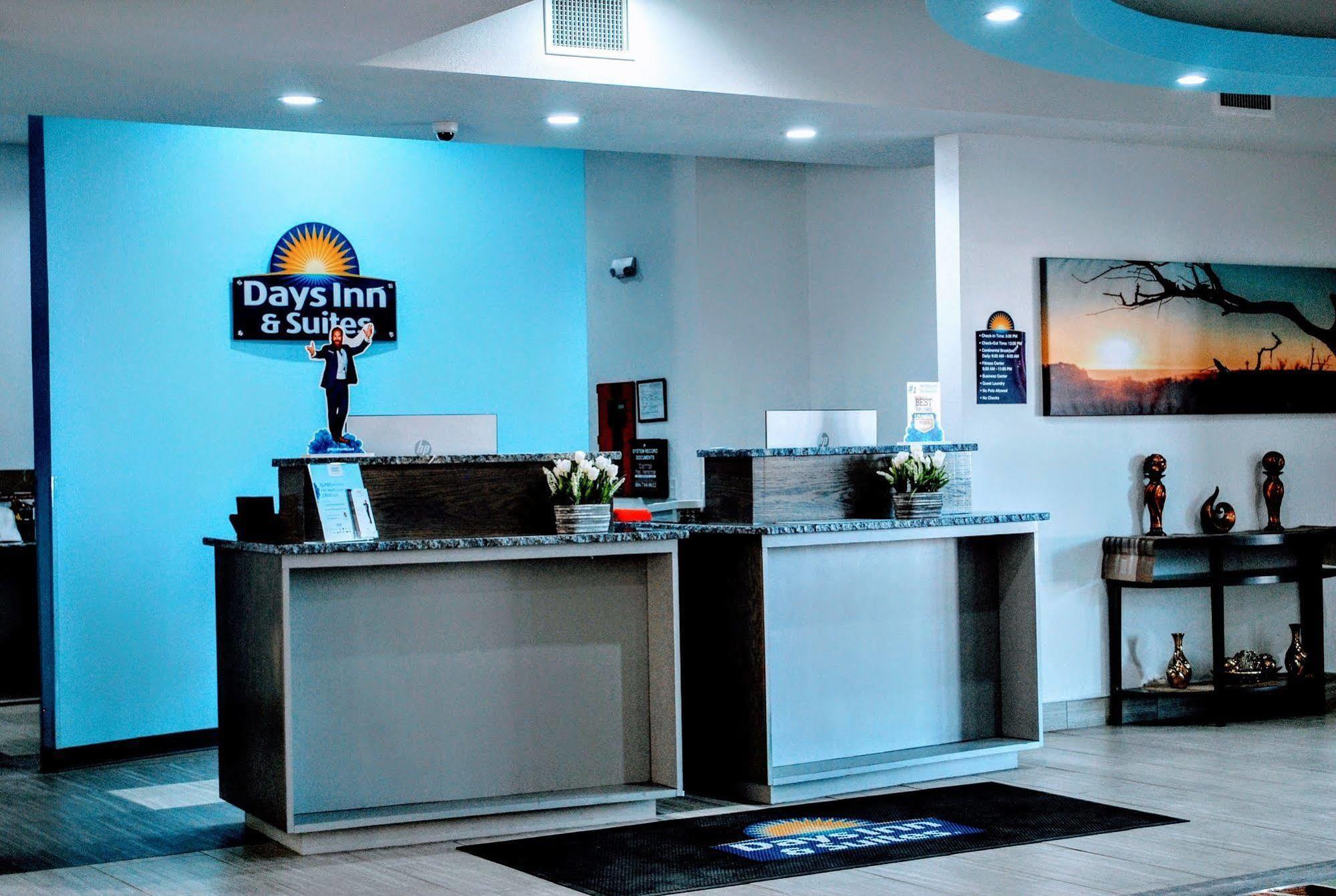 Days Inn & Suites By Wyndham Lubbock Medical Center Kültér fotó
