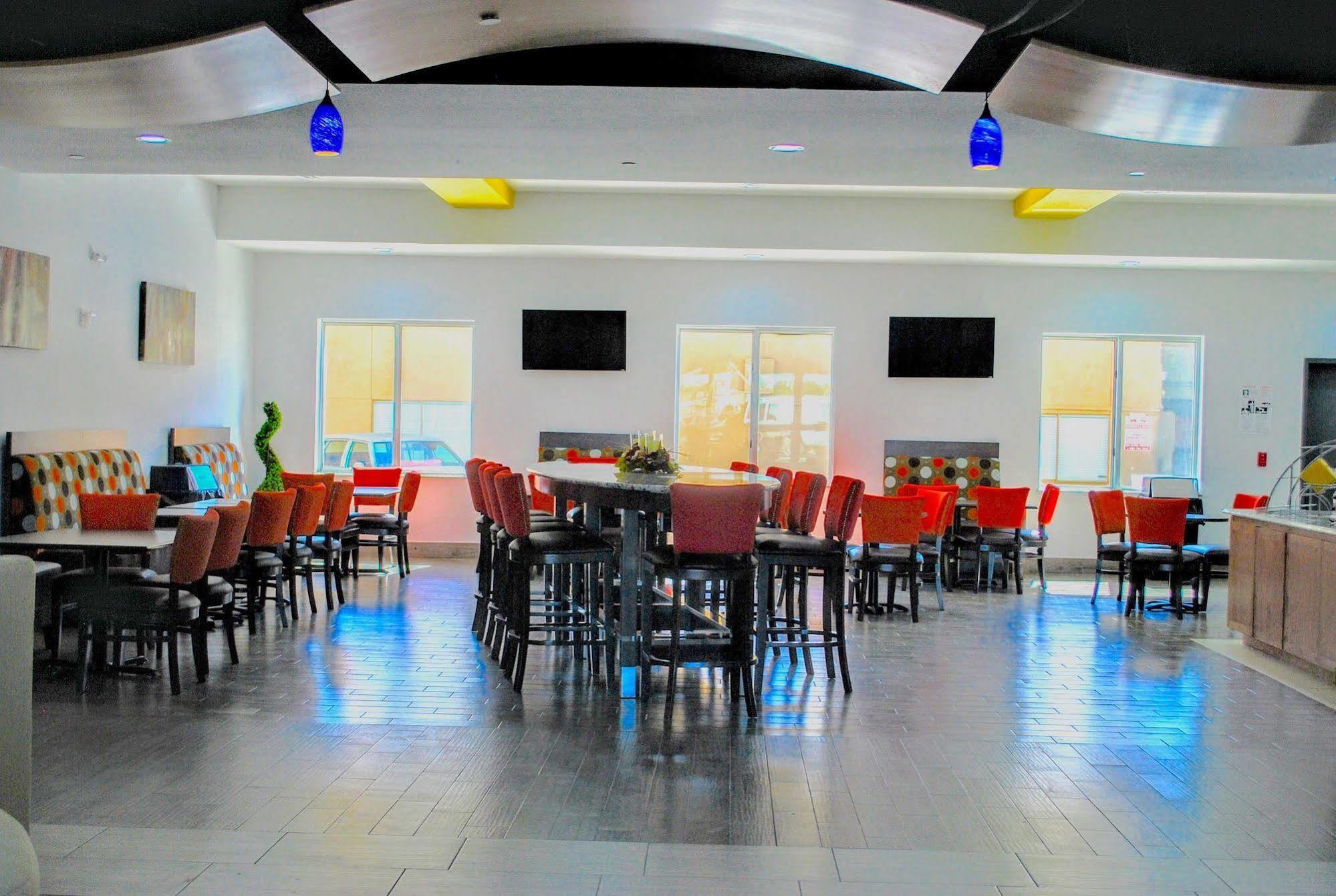 Days Inn & Suites By Wyndham Lubbock Medical Center Kültér fotó