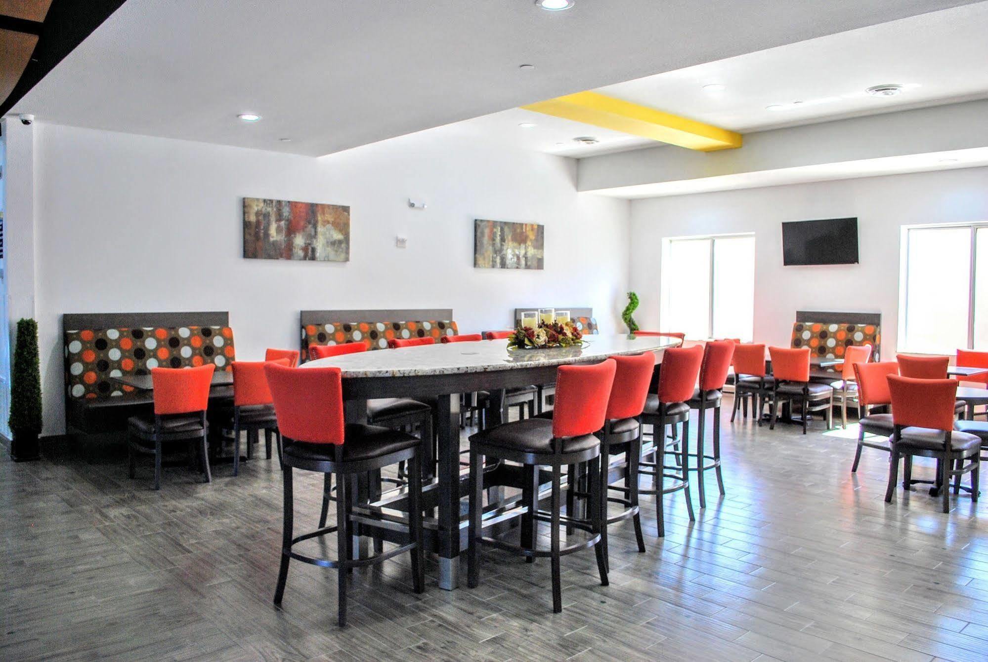 Days Inn & Suites By Wyndham Lubbock Medical Center Kültér fotó