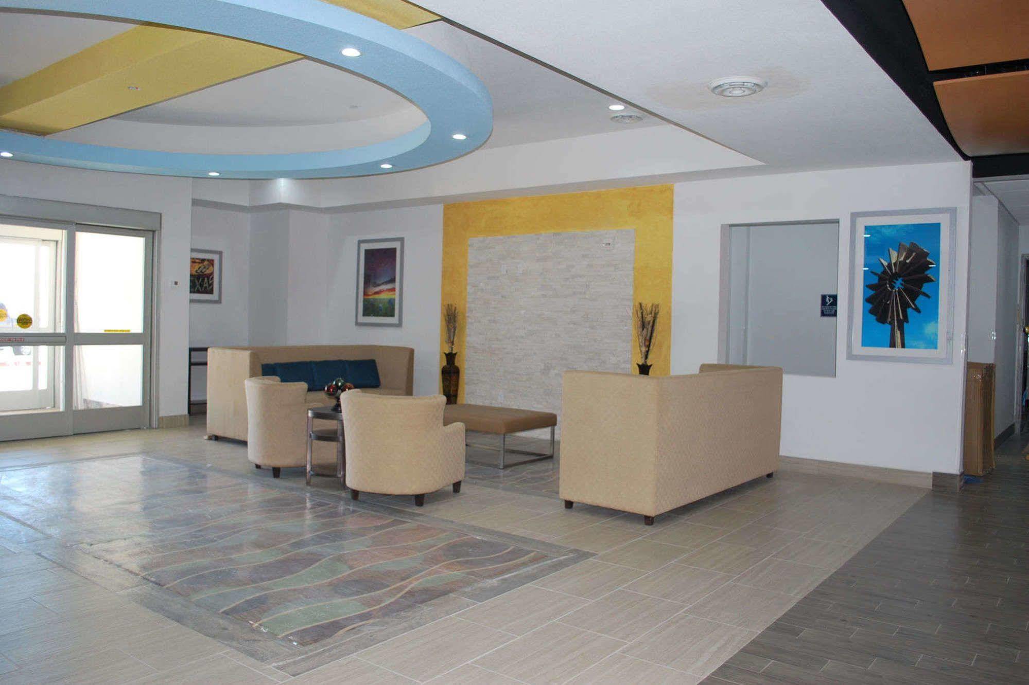 Days Inn & Suites By Wyndham Lubbock Medical Center Kültér fotó